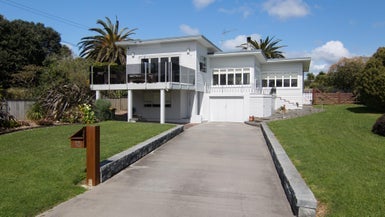 12 Ealing Crescent, Beachlands, Auckland