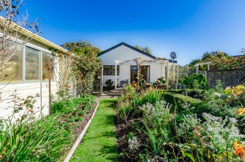 34 Olive Terrace, Paraparaumu Beach, Paraparaumu