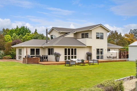 56 Charles Street, Carterton