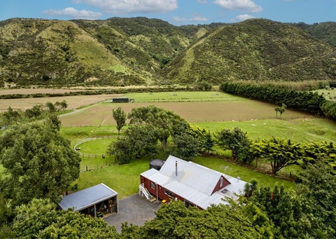1296 Coast Road, Wainuiomata Coast, Wainuiomata