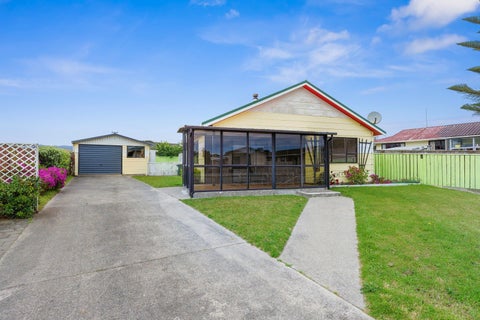 13 Hewson Crescent, Otaki Beach, Otaki
