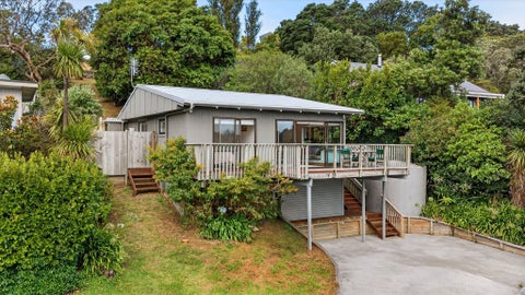 11 Hillside Crescent, Leigh, Leigh