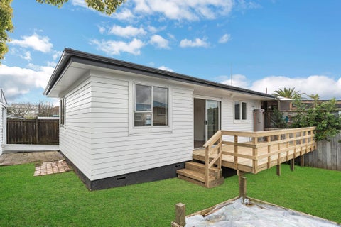 2/34 Plumley Crescent, Mangere, Auckland