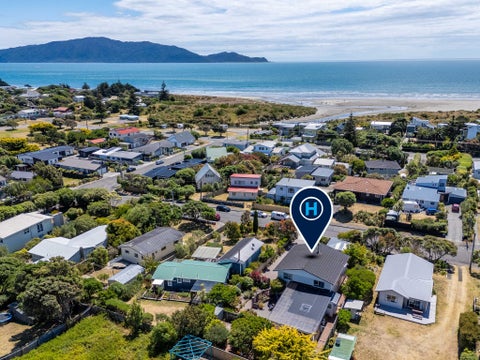 10 Titoki Road, Waikanae Beach, Waikanae