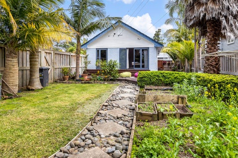 88 Kaurilands Road, Titirangi, Auckland