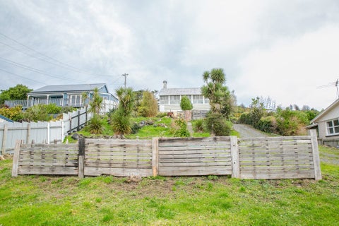 40 Theodore Street, Bluff
