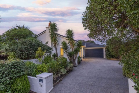 19 Quadrant Heights, Paraparaumu