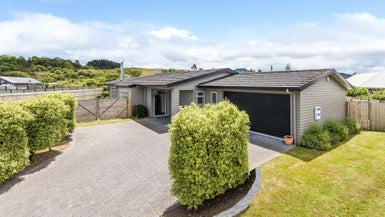 28 Montgomery Crescent, Kinloch, Taupo