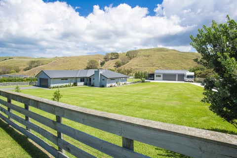 42 SCARLYS WAY, Okitu, Gisborne