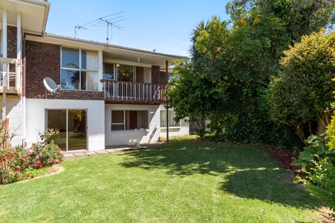 2/10 Pedersen Place, Bucklands Beach, Auckland