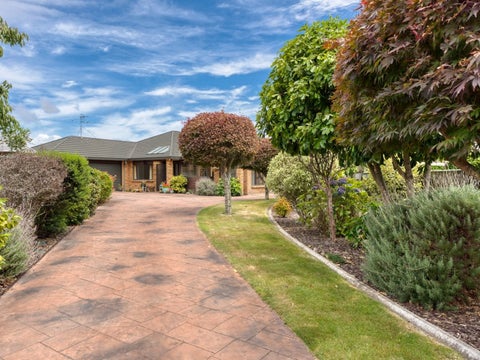 30 Cranbrook Grove, Waikanae