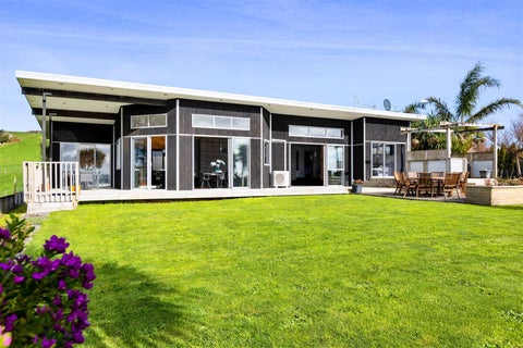 81 Clearview Road, Lepperton, New Plymouth