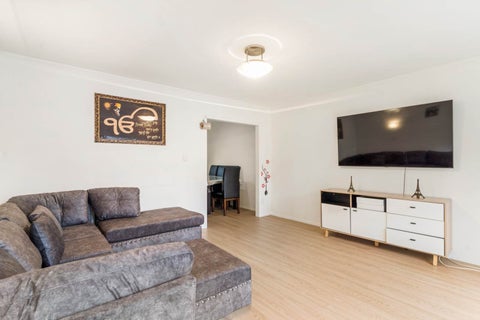 2/15 Hayward Road, Papatoetoe, Auckland