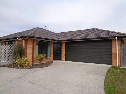 8 Holcroft Place, Huntington, Hamilton