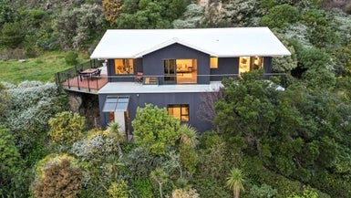 122 McCormacks Bay Road, Redcliffs, Christchurch