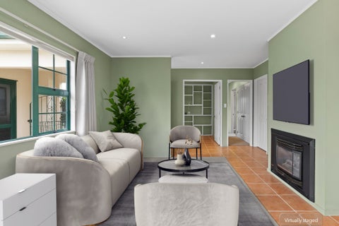 199 Frimley Oaks, Frimley, Hastings