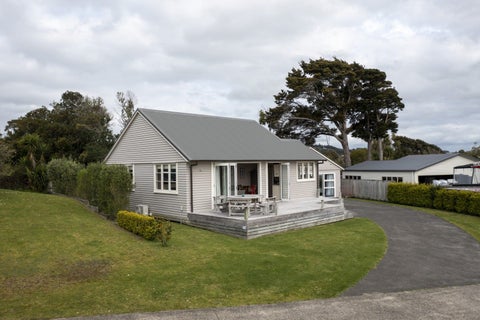 11A Government Road, Raglan