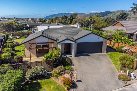27 Quadrant Heights, Paraparaumu