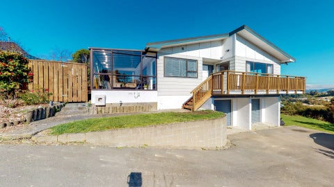 3 Gaff Place, Whitby, Porirua
