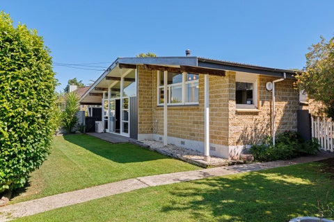 2 Collett Place, Riversdale, Blenheim