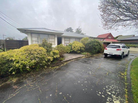 9 Sturges Road, Henderson, Auckland