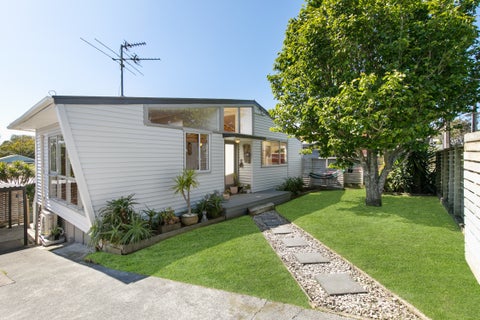 37 Aeroview Drive, Beach Haven, Auckland
