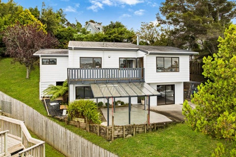 1 Relko Crescent, Torbay, Auckland