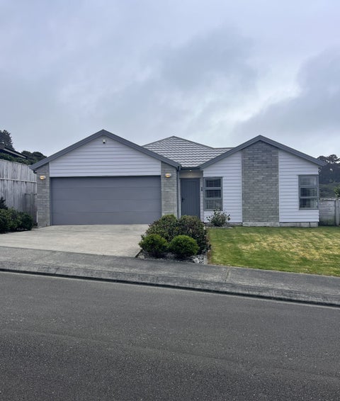 2 Gennaker Lane, Whitby, Porirua