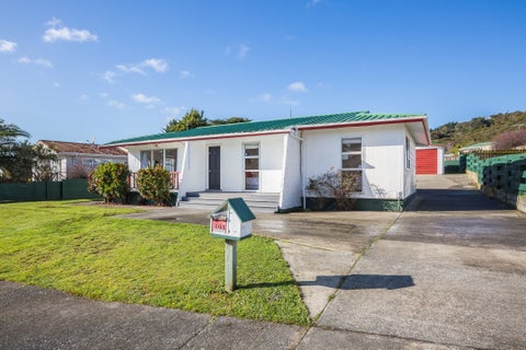 104 Omapere Street, Whitby, Porirua