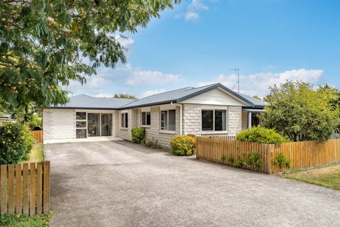 123 Kent Street, Carterton