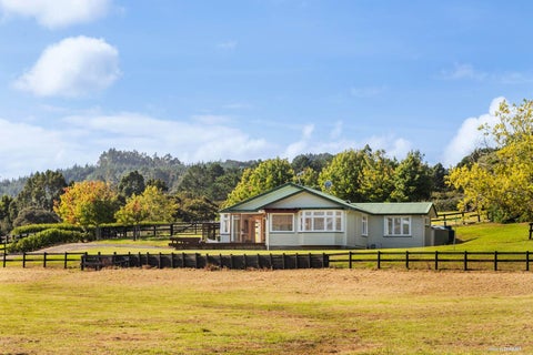 34 Waikopua Road, Whitford, Whitford