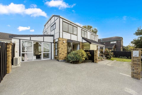 2/189 Onewa Road, Birkenhead, Auckland