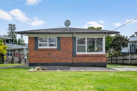 1/21 Seaview Road, Glenfield, Auckland