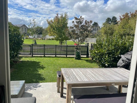 7 Mikoikoi Terrace, Mangere Bridge, Auckland