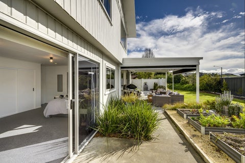 9 Lowther Place, Taradale, Napier