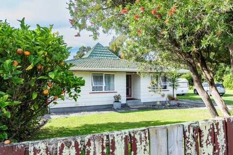88 Atkinson Avenue, Otaki Beach, Otaki