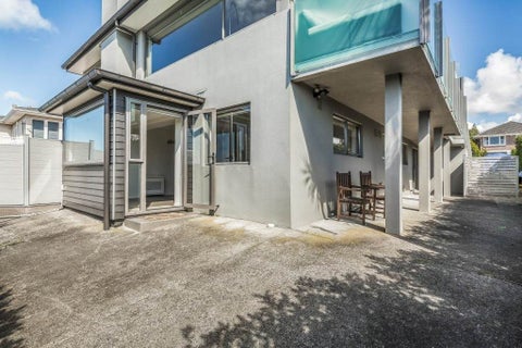 25 Speedy Crescent, Hillcrest, Auckland