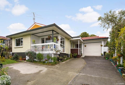 14 Dalwhinnie Parade, Highland Park, Auckland