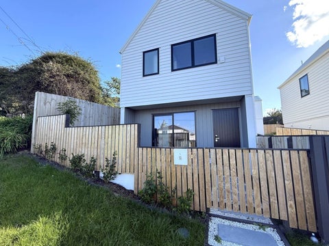 2/123 Barrack Road, Mount Wellington, Auckland