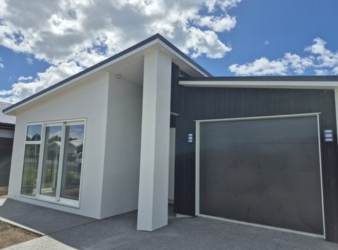 11 Te Rina Boulevard, OMOKOROA