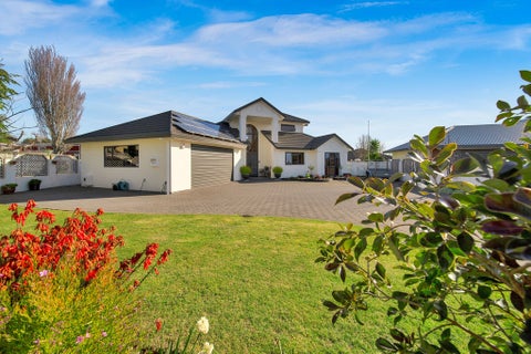 12 Taylor Place, Merrilands, New Plymouth