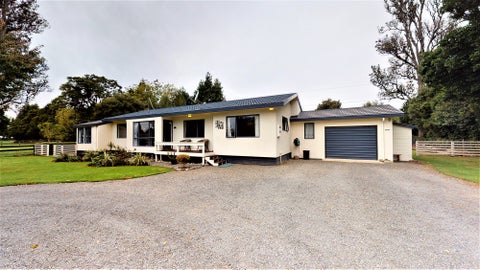 1101 Queen Street East, Levin, Levin