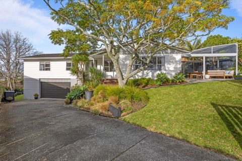 133 Oaktree Avenue, Browns Bay, Auckland