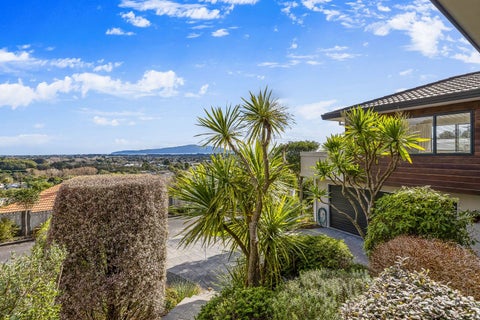 77 Kakariki Grove, Waikanae, Waikanae