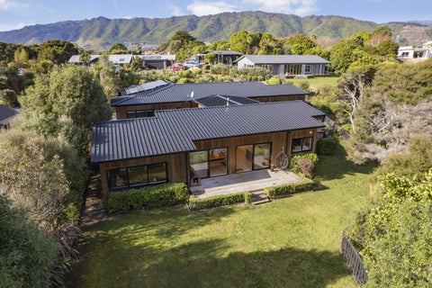 7 Kanuka Close, Waikanae, Waikanae