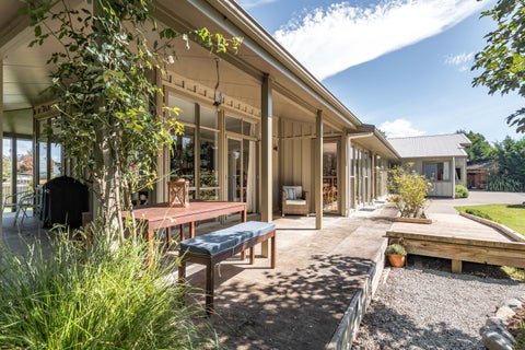 479B High Street South, Carterton