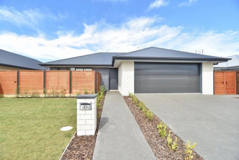 21 Quinn Crescent, Woodend, Woodend