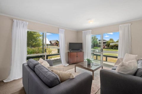 8 Holden Avenue, Holdens Bay, Rotorua