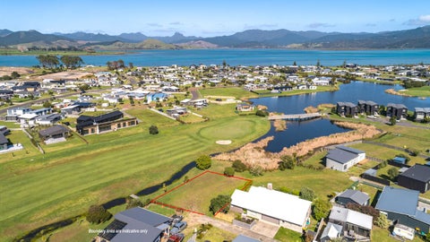 124 The Fairway, Matarangi
