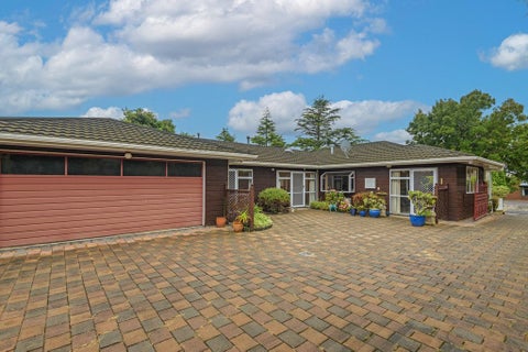 2 Hillgrove Place, Fitzherbert, Palmerston North